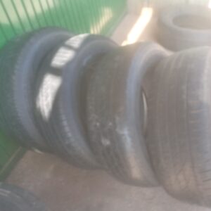 Pneus 265/65 para rodas 17 $75 cada